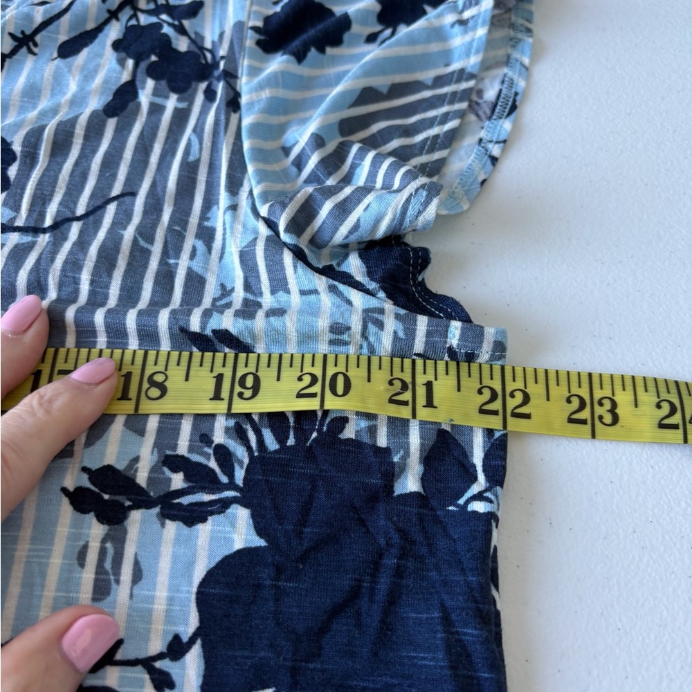 WHBM XL Floral V Neck Ruffle Short Sleeve NWT Blue Floral Stripe‎ Casual Travel - Picture 12 of 13